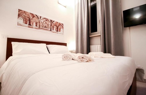 Busto Arsizio Apartment | Modern Stay in Busto Arsizio - 1,7km station