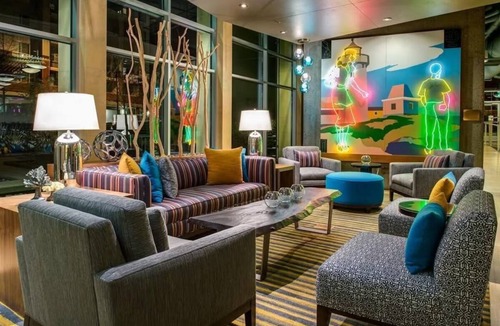 University District Hotel | Modern Staypineapple | 1 Unit | Near University District Seattle