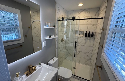 Rosaryville House | Modern stays with hot tub and pool