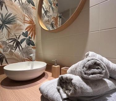 Chasseneuil-du-Poitou Apartment | Modern Studio - Futuroscope