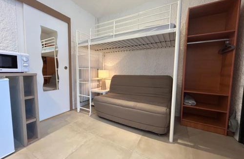 Chasseneuil-du-Poitou Apartment | Modern Studio - Futuroscope