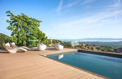 Soriano nel Cimino Apartment | Modern Studio | 17th Century Resort | Sleeps 2