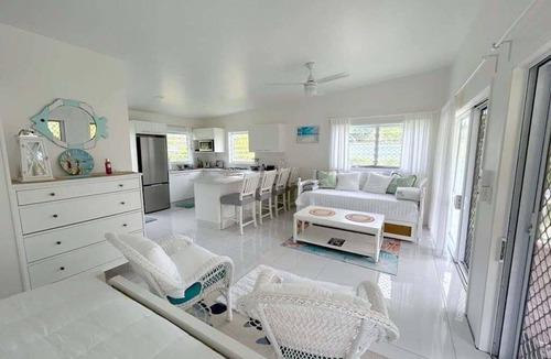 Tapere of Titikaveka Apartment | Modern Studio - Perfect blend of comfort and convenience