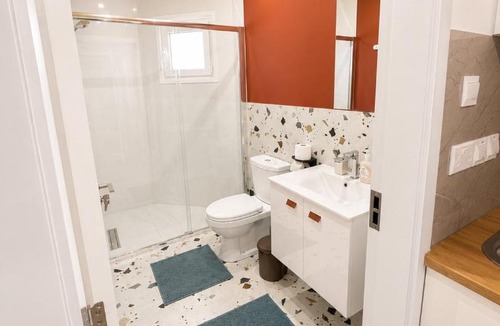 Limassol Apartment | Modern Studio 2 private Kitchenette and Bathroom