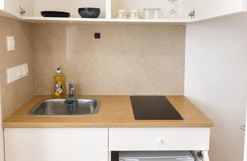 Limassol Apartment | Modern Studio 2 private Kitchenette and Bathroom