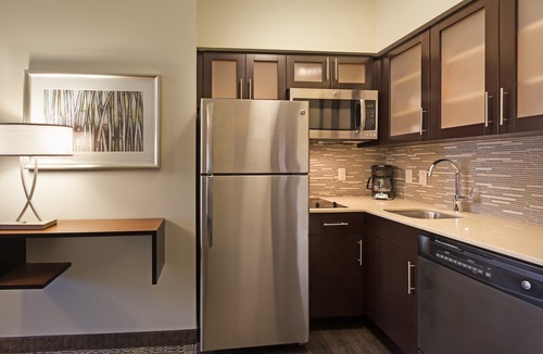 Spring Branch West Apartment | Modern Studio | 24 Hour Business Center + Fitness Center + Outdoor Pool
