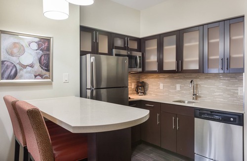 Spring Branch West Apartment | Modern Studio | 24 Hour Business Center + Fitness Center + Outdoor Pool