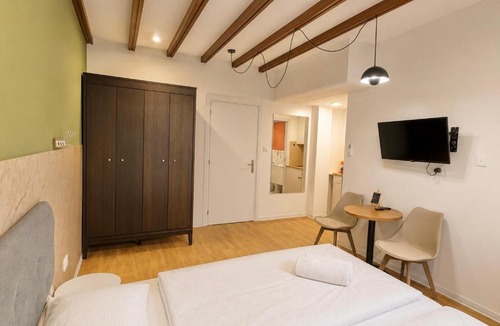 Limassol Apartment | Modern Studio 4 private Kitchenette and Bathroom