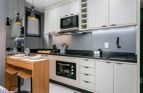 Carvoeira Apartment | Modern studio 400m from UFSC | 50" TV #CARV06