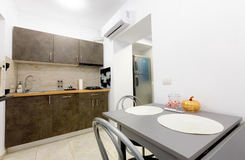 Timisoara Apartment | MODERN Studio ApArt Hotel - near AquaPark Amazonia and Hospitals Babes and Cardiology