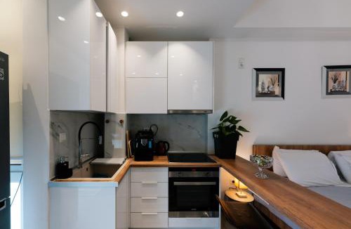 Platia Viktorias Apartment | Modern studio apartment A
