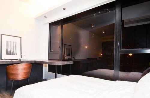 Causeway Bay Apartment | Modern Studio Apartment Near Causeway Bay [1]