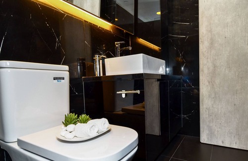 Tin Hau Apartment | Modern Studio Apartment Near Causeway Bay [2]