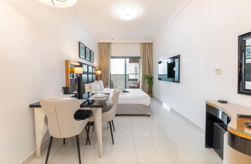 Business Bay Apartment | Modern Studio Apartment Perfect for Couple in Business Bay