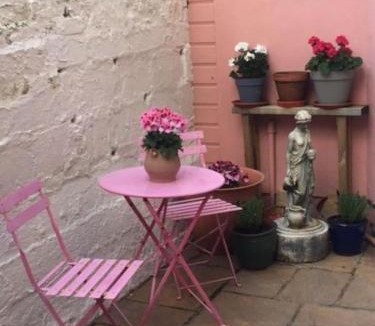Newlyn Apartment | Modern studio apartment with outstanding views, sleeps 2