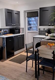 Newlyn Apartment | Modern studio apartment with outstanding views, sleeps 2