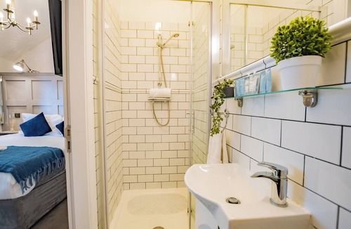 Howth Apartment | Modern Studio by Howth Marina