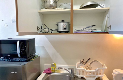 Barangay 670 Condo | Modern Studio Condominium w/Manila Bay View Sunset