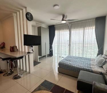 Bangi Sentral Apartment | Modern Studio @Evo #4pax