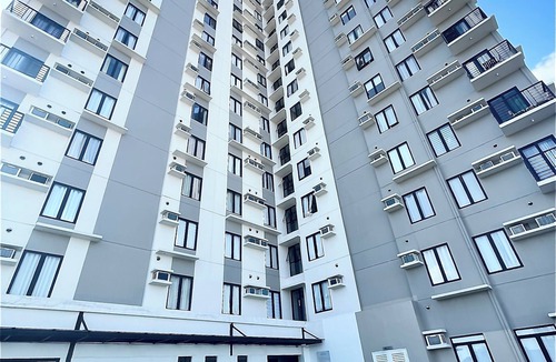 Lahug Condo | Modern Studio | Fast WiFi, Netflix | Short walk to IT Park