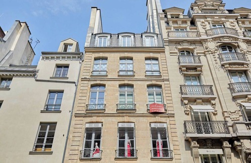 Madeleine Apartment | Modern Studio-Faubourg Saint-Honore
