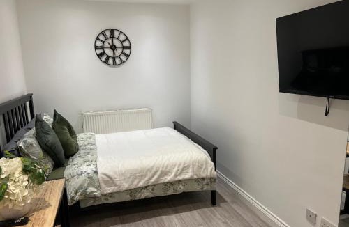Langley Marish Apartment | Modern Studio flat with free parking