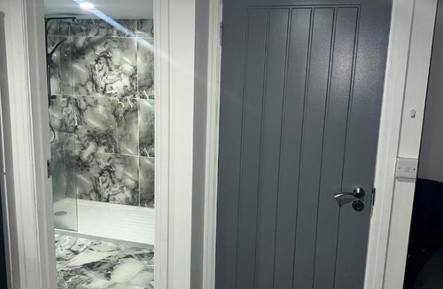 Basildon Apartment | Modern Studio Flat In A Guest House In Basildon Town Centre