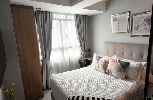 Normandia Apartment | Modern Studio for 1 or 2 Guests Near Airport Free WiFi