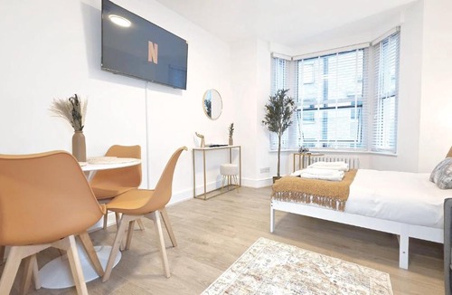 Kings Cross St. Pancras Apartment | Modern Studio for 4 guests in Kings Cross