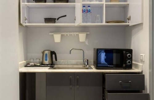 Cairo Apartment | Modern Studio for Solo Travelers in Golden Gates Compound | 15 mins from Cairo Airport