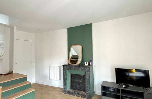 La Gare Apartment | Modern studio with mezzanine, located a stone's throw from Clermont-Ferrand station