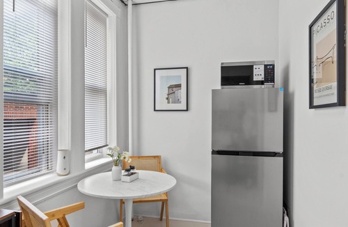 The Heights Apartment | Modern Studio + Free Parking Near NYC