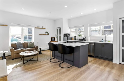Stamford Apartment | Modern Studio, Harbor Point #1– Walk to Train, Restaurants, City + Shore