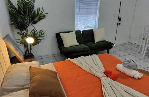Parkside Apartment | Modern studio in a prime location 112-1