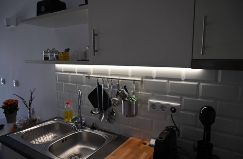 Galissas Apartment | Modern studio in enchanting Galissas with AC, Sat-WiFi, 160m from the beach!