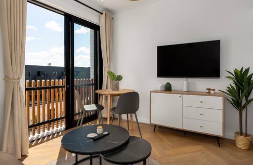 Century City Apartment | Modern Studio In Heart of Century City
