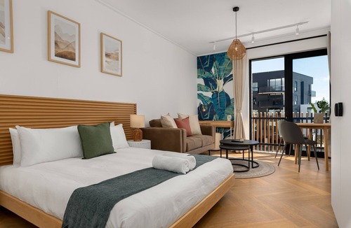 Century City Apartment | Modern Studio In Heart of Century City
