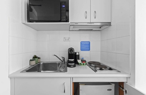 Parramatta Apartment | Modern Studio in Parramatta | Pool, AC, Workspace