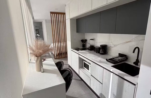 La Carolina Apartment | Modern studio in Rep. Salvador - Swimming pool