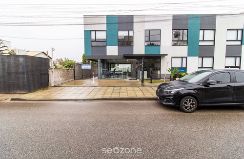 Cachoeira do Bom Jesus Apartment | Modern Studio Just Minutes From the Beach Sid0209