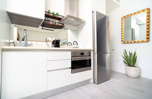 Seven Mile Beach Apartment | Modern Studio Apt w/Rooftop Pool Near Beach, etc.