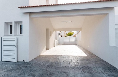 Larnaca Apartment | Modern Studio Loft in Central Larnaca with WiFi