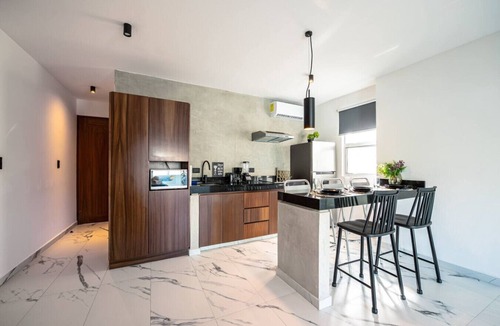 Zazil-ha Condo | Modern Studio w/Rooftop Pool-Walk to Beach+5th ave