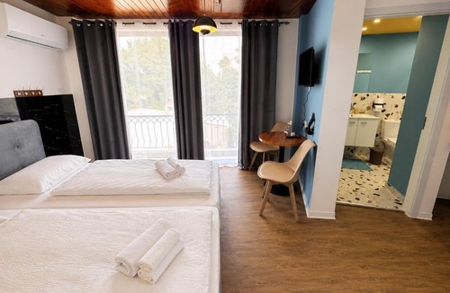 Limassol Apartment | Modern Studio N14 kitchenette private bathroom