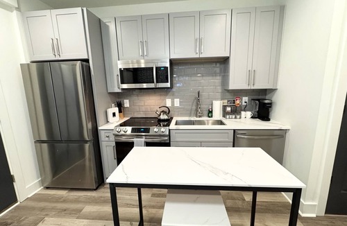 Kirkwood Apartment | Modern Studio near Pullman Yards & BeltLine. Perfect for MAJOR INTERNATIONAL SPORTING EVENT stays.