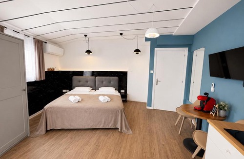 Limassol Apartment | Modern Studio Nr12 private Kitchenette, Bathroom, Balcony
