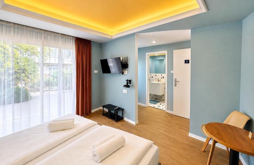 Limassol Apartment | Modern Studio Nr5 private Kitchenette and Bathroom