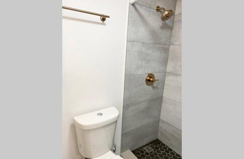 Southwest Orlando Apartment | Modern Studio on I-Drive: parking + pool included