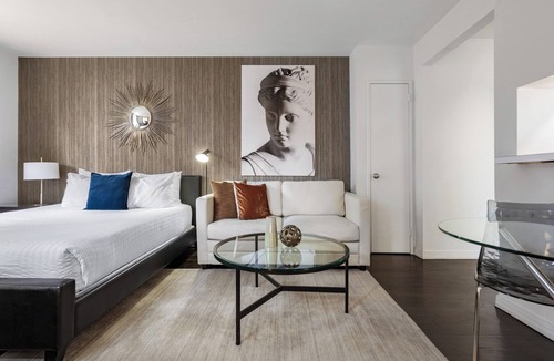 Central Park South Apartment | Modern Studio on the Elegant Upper East Side