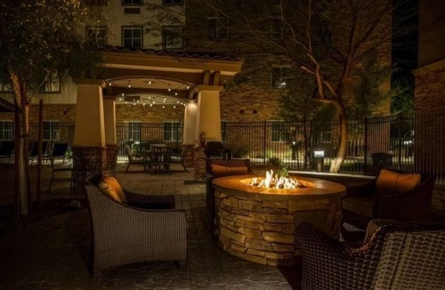 Gilbert Apartment | Modern Studio + Outdoor Pool + Hot Tub | 24 Hour Business Center + Fitness Center